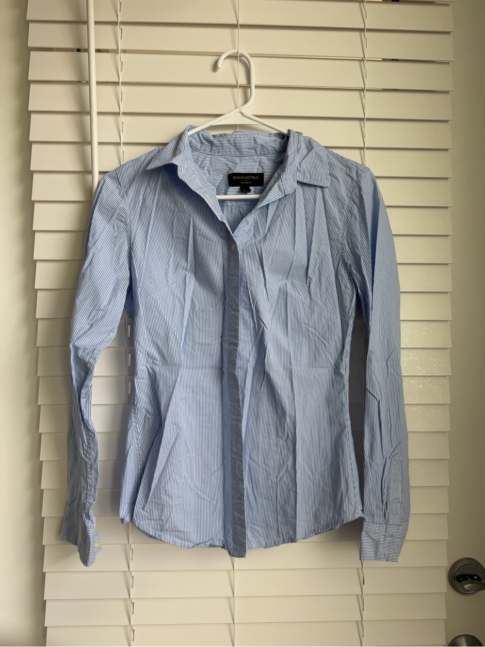 Banana Republic Blue & White Pinstripe Women's Button-Up Shirt